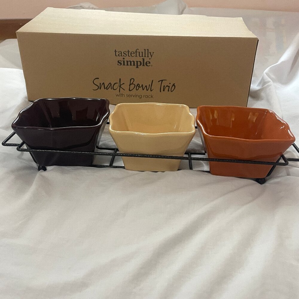 NIB Tastefully Simple Snack Bowl Trio w/ Serving Rack Orange, Cream & Purple RET
